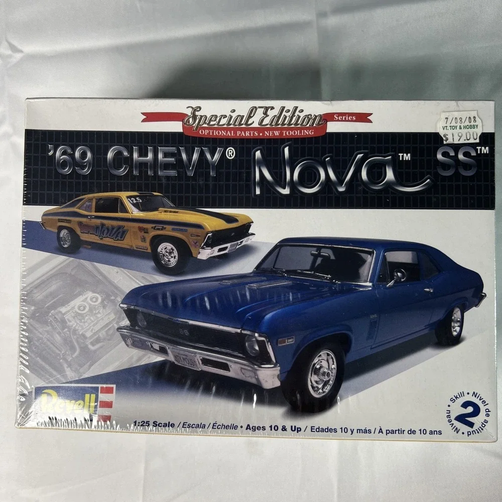 Revell 1/25 1969 Chevy Nova SS Plastic Model Kit 85-2098 Sealed NIB